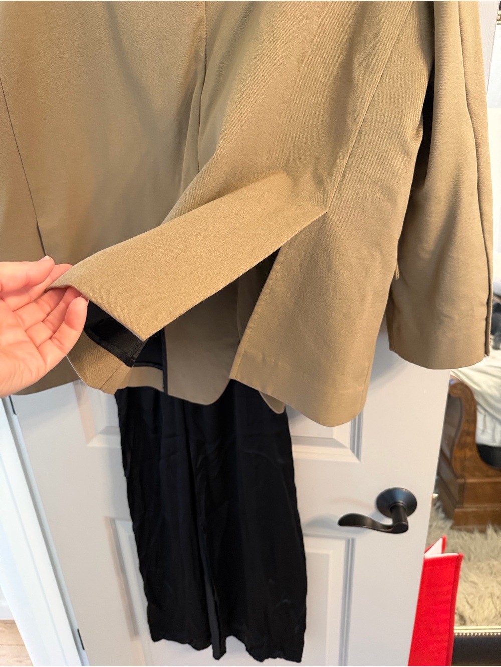 Frankie Shop Taupe Oversized Blazer very chic. Size is OS but fits like a 10/12 - Picture 7 of 15